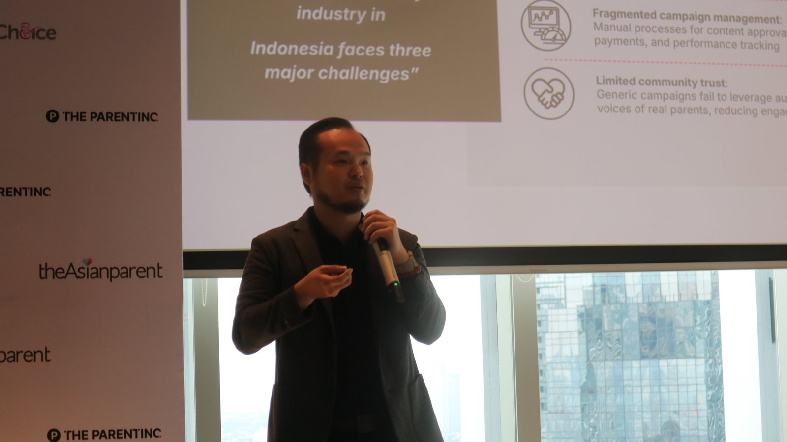 Erick Liemarga, Head of Growth at theAsianparent Indonesia, speaking during the Partipost session
